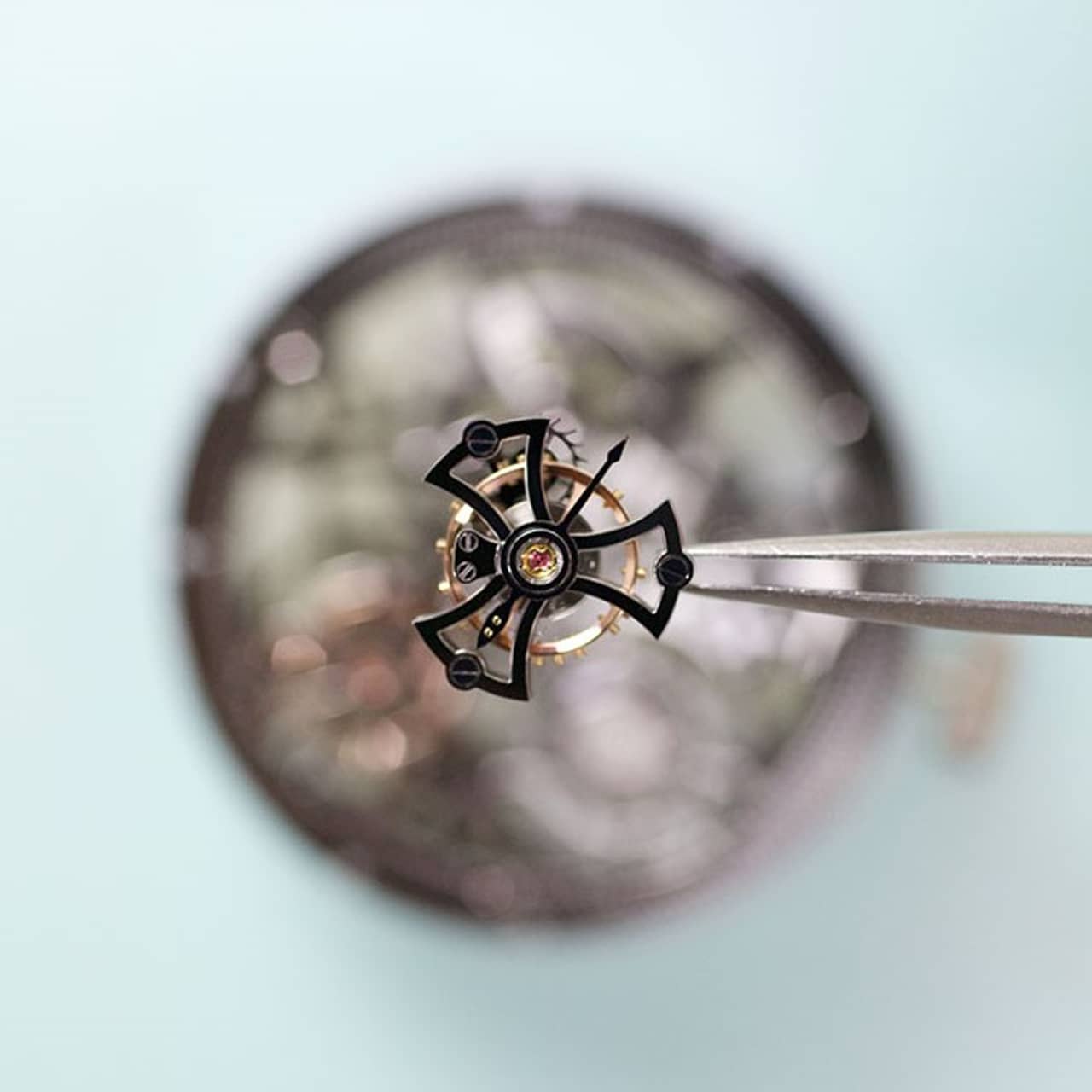 更換磨損零件 - ROGER DUBUIS 原廠規格零件更換
